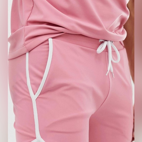 Runner Shorts - Picture 3 of 4